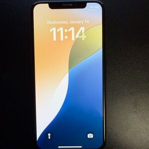 iPhone XS unlocked (Parts or repair)